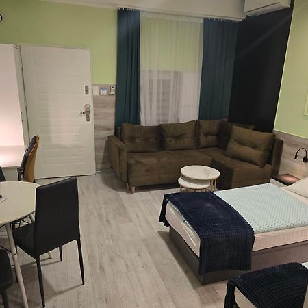 Eldom-Noclegi Rogozinska 29E วองกรอเวียตซ์ ภายนอก รูปภาพ